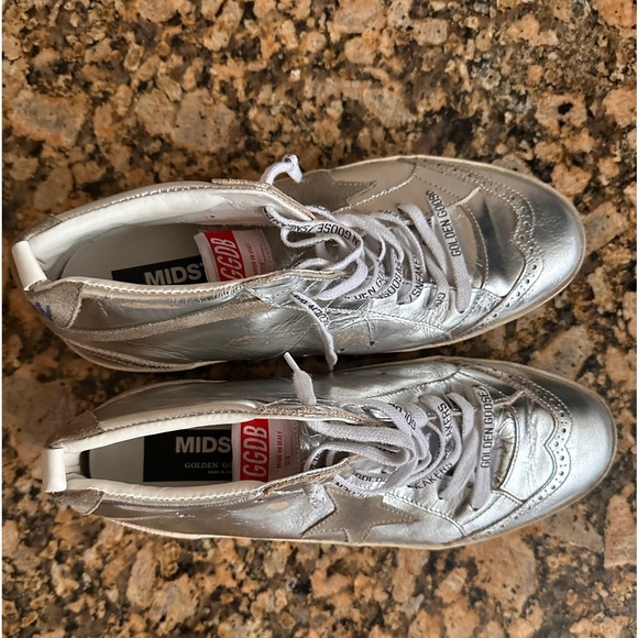 Golden Goose Deluxe Brand Star Patch Sneakers - Picture 5 of 13